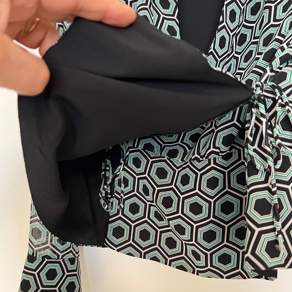 INC lined green and black hexagon blouse. Size Medium - Picture 7 of 11